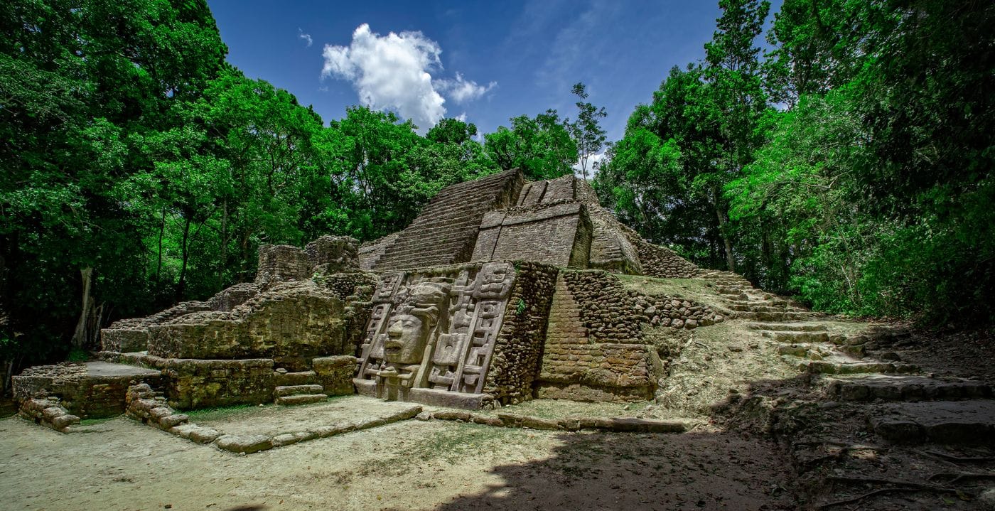 Minanbé lost Maya city discovered Calakmul Biosphere Reserve Campeche Mexico 2026 Ivan Sprajc INAH stelae