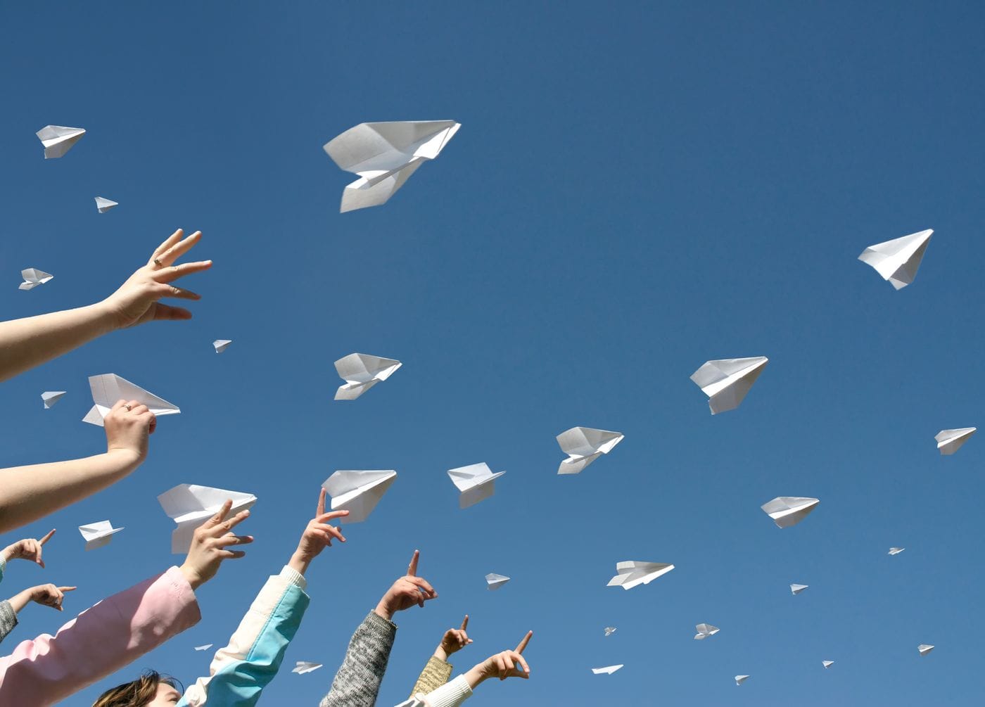 world's largest paper airplane