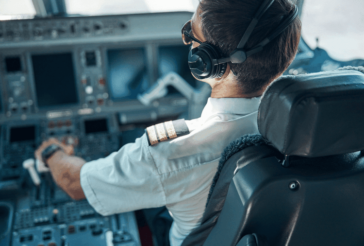 The Airline Captain Who Just Pulled Off the Dad Move of the Century