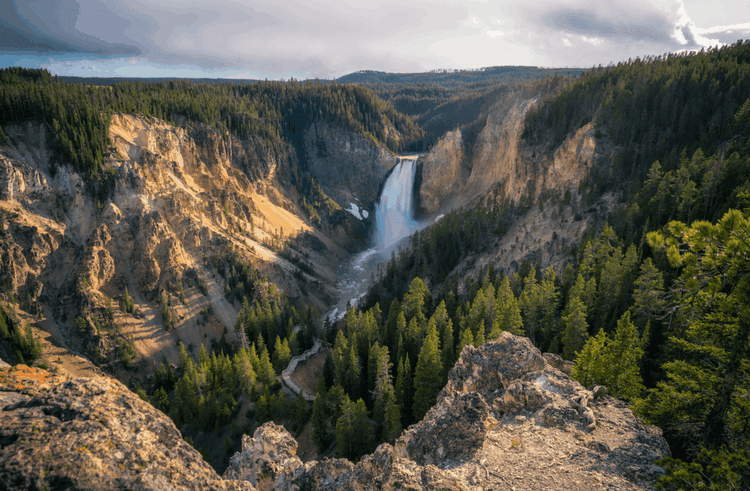 Mysterious Night Messages Light Up Yellowstone